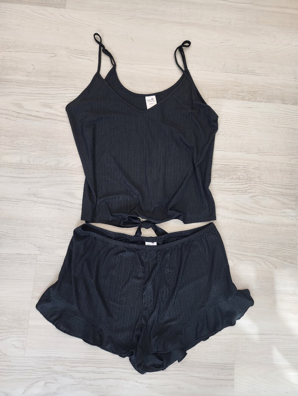 Simple Treasures Ribbed Lounge Tank and Shorts Set Black Medium - Picture 4 of 10